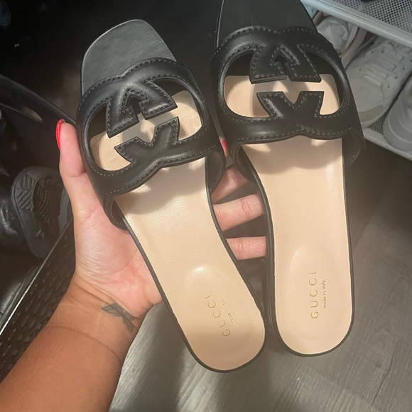 Gucci Women's Black Leather Sandals - Picture 2 of 5